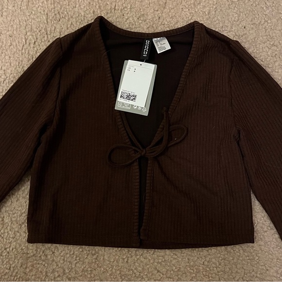 Top - Picture 2 of 6